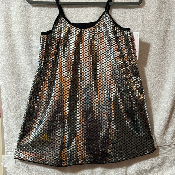 Shiny, sensual chemise - Picture 2 of 8